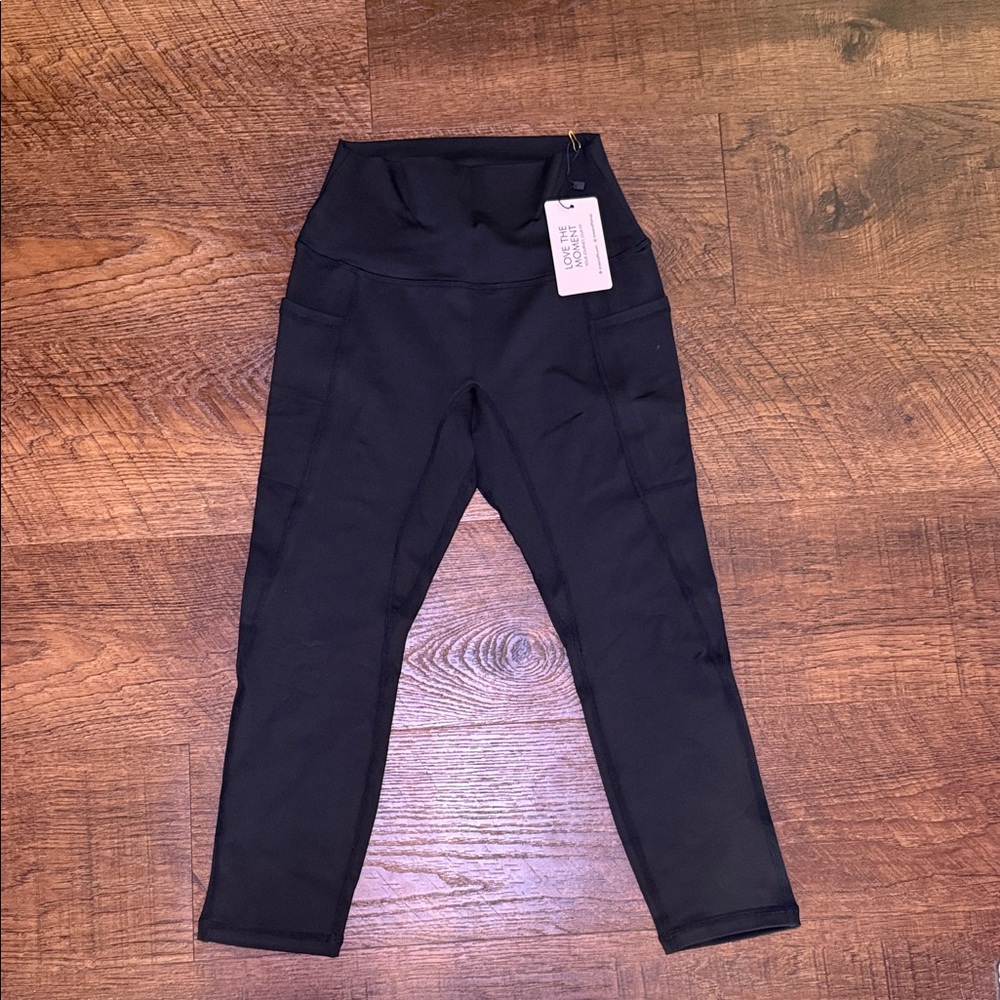 Love & Fit 21” Soft Luxe Stay Put Capri Leggings Size Small
